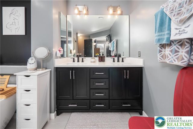 1215 Ciara Drive, Bethlehem City, PA 18017