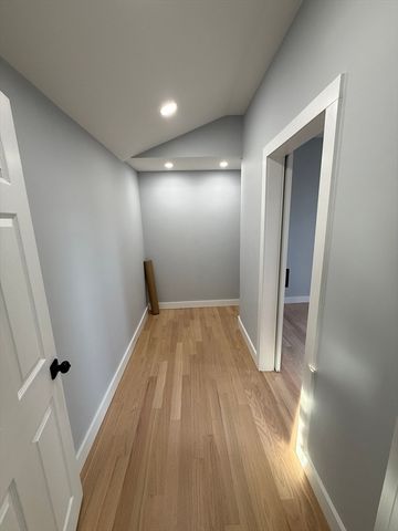 35 Claulise Ln, Mashpee, MA 02649