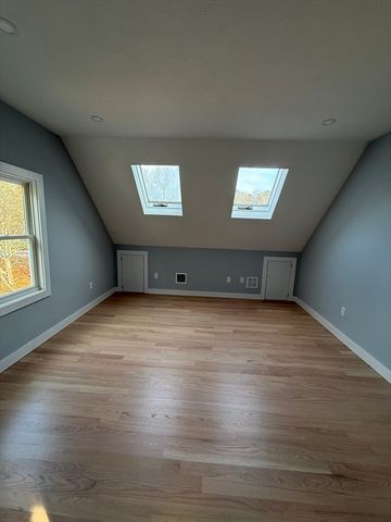 35 Claulise Ln, Mashpee, MA 02649