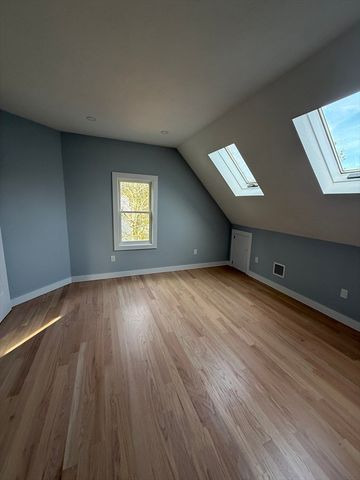 35 Claulise Ln, Mashpee, MA 02649