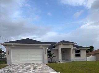 3007 32nd ST W, Lehigh Acres, FL 33971