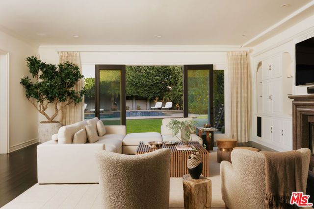 1202 San Vicente Boulevard, Santa Monica, CA 90402