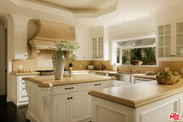 1202 San Vicente Boulevard, Santa Monica, CA 90402