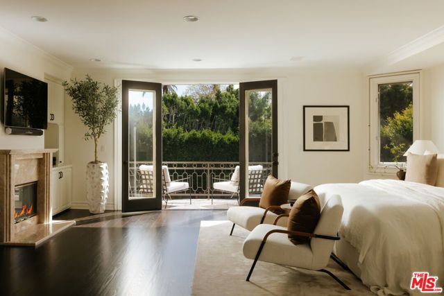 1202 San Vicente Boulevard, Santa Monica, CA 90402