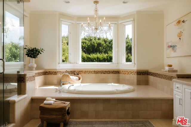 1202 San Vicente Boulevard, Santa Monica, CA 90402