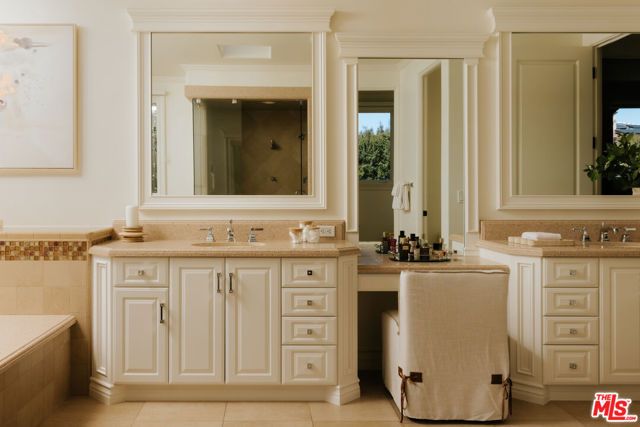 1202 San Vicente Boulevard, Santa Monica, CA 90402