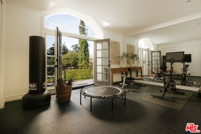 1202 San Vicente Boulevard, Santa Monica, CA 90402