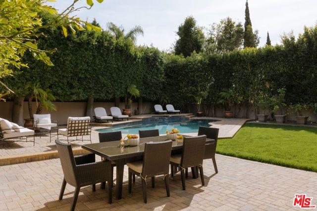 1202 San Vicente Boulevard, Santa Monica, CA 90402