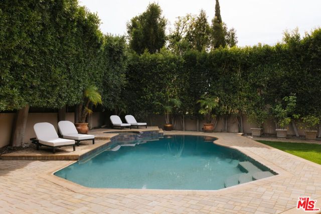 1202 San Vicente Boulevard, Santa Monica, CA 90402