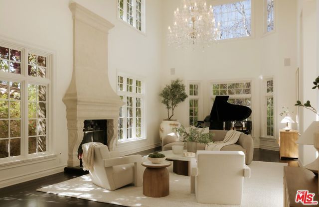 1202 San Vicente Boulevard, Santa Monica, CA 90402