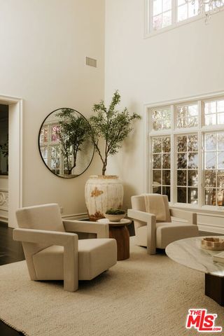 1202 San Vicente Boulevard, Santa Monica, CA 90402