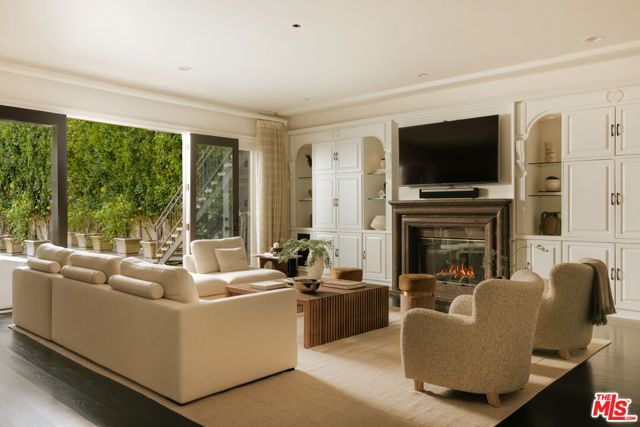 1202 San Vicente Boulevard, Santa Monica, CA 90402