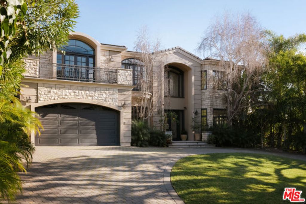 1202 San Vicente Boulevard, Santa Monica, CA 90402