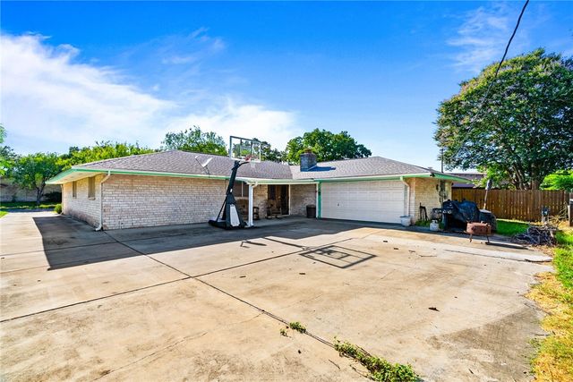 1030 Pyramid Dr, Corpus Christi, TX 78412