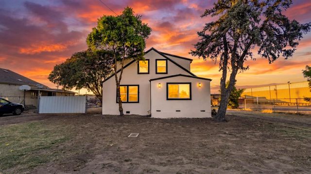 1209 E Pine St, Lodi, CA 95240