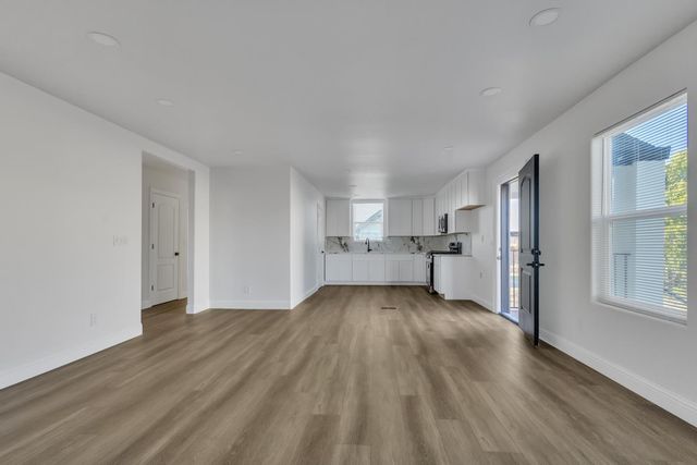 1209 E Pine St, Lodi, CA 95240