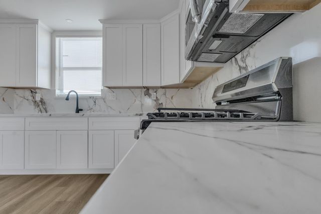 1209 E Pine St, Lodi, CA 95240