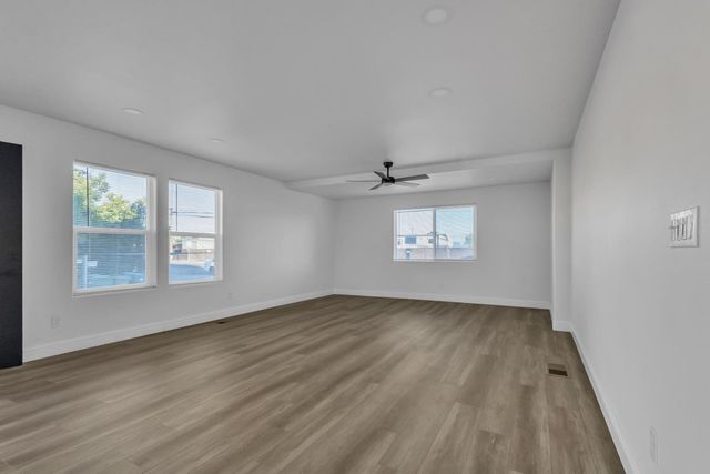 1209 E Pine St, Lodi, CA 95240