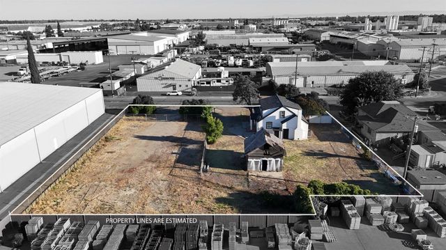 1209 E Pine St, Lodi, CA 95240