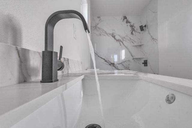 1209 E Pine St, Lodi, CA 95240