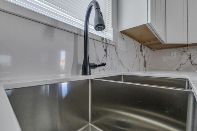 1209 E Pine St, Lodi, CA 95240