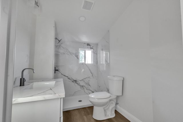 1209 E Pine St, Lodi, CA 95240