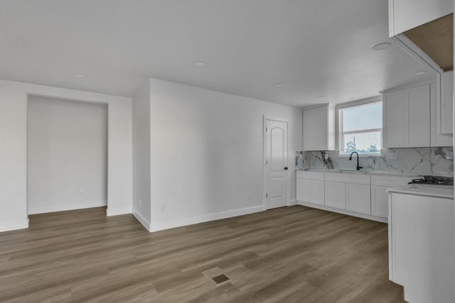 1209 E Pine St, Lodi, CA 95240