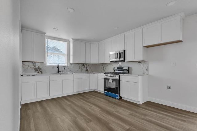 1209 E Pine St, Lodi, CA 95240