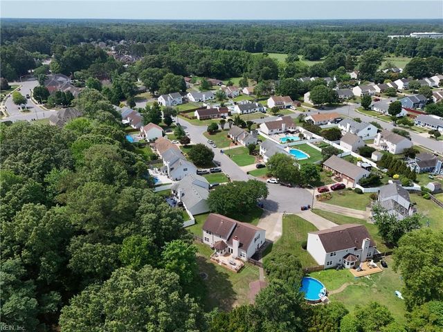 517 Three Oaks DR, Chesapeake, VA 23320