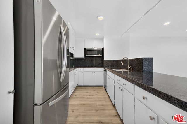 2160 Century Park East 1010, Los Angeles, CA 90067