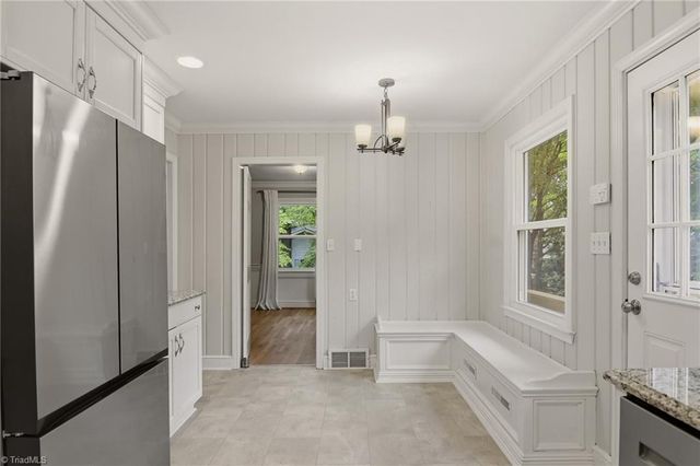 1030 Yorkshire Road, Winston-salem, NC 27106