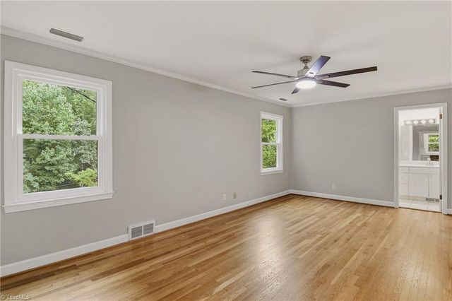1030 Yorkshire Road, Winston-salem, NC 27106