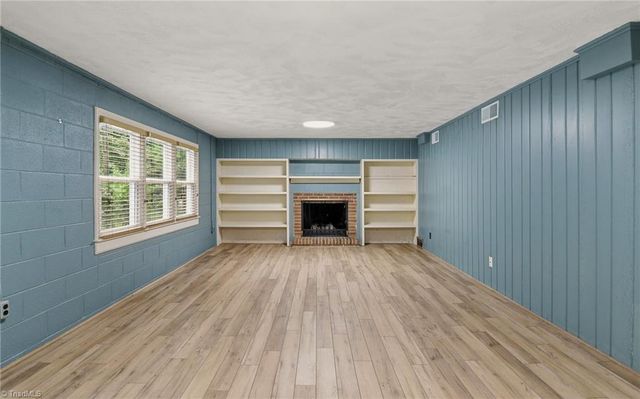 1030 Yorkshire Road, Winston-salem, NC 27106