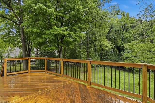 1030 Yorkshire Road, Winston-salem, NC 27106