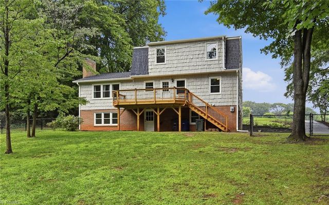 1030 Yorkshire Road, Winston-salem, NC 27106