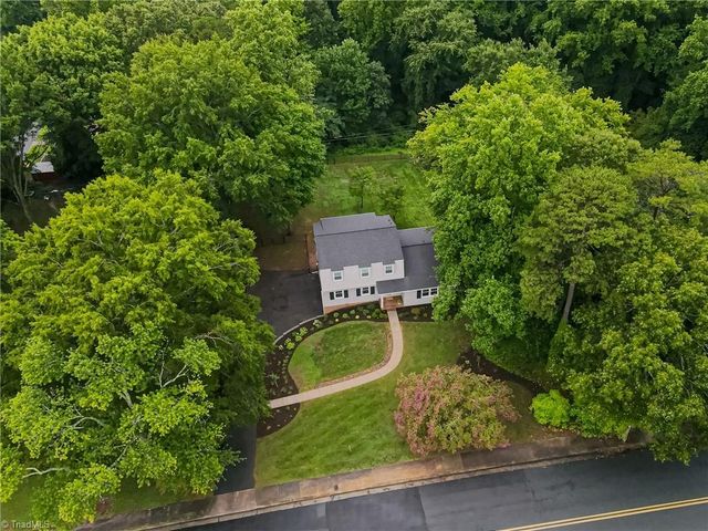 1030 Yorkshire Road, Winston-salem, NC 27106