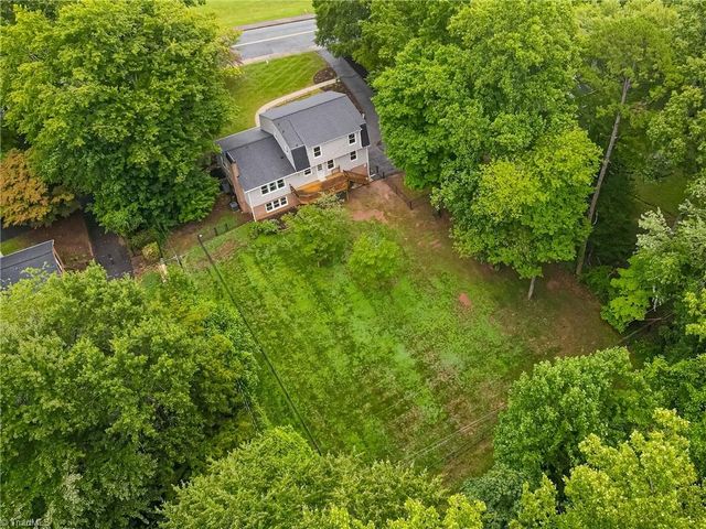 1030 Yorkshire Road, Winston-salem, NC 27106