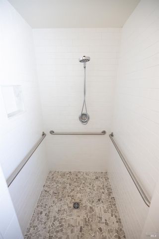 1685 W College Ave, Santa Rosa, CA 95401