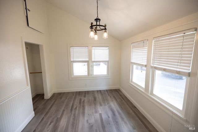 1685 W College Ave, Santa Rosa, CA 95401