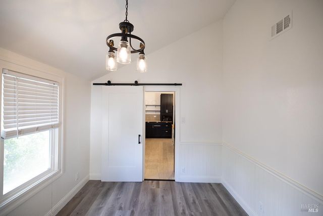 1685 W College Ave, Santa Rosa, CA 95401