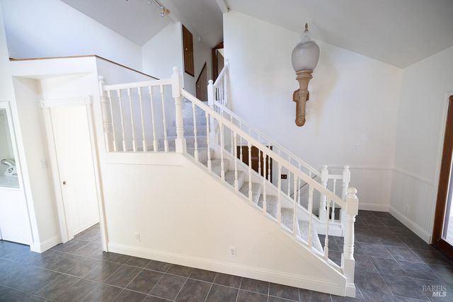 1685 W College Ave, Santa Rosa, CA 95401