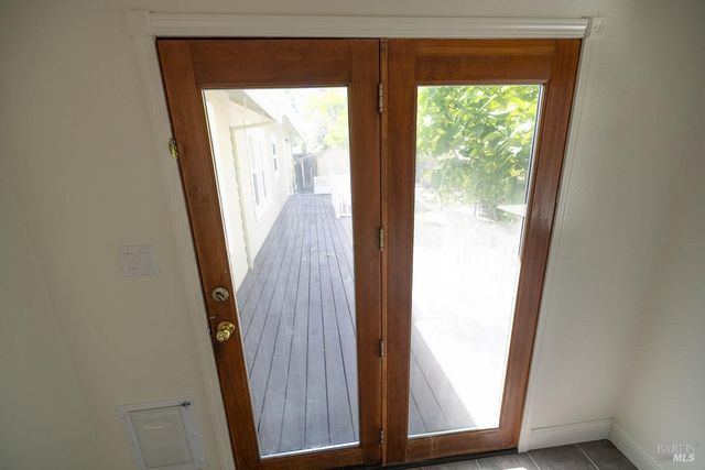 1685 W College Ave, Santa Rosa, CA 95401