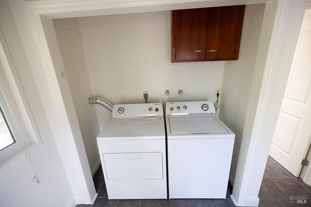 1685 W College Ave, Santa Rosa, CA 95401