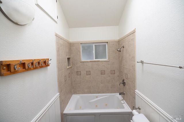 1685 W College Ave, Santa Rosa, CA 95401