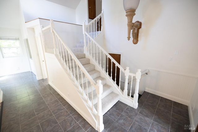 1685 W College Ave, Santa Rosa, CA 95401