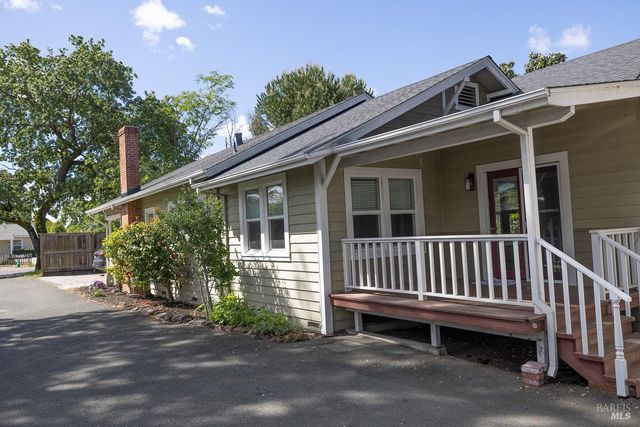 1685 W College Ave, Santa Rosa, CA 95401