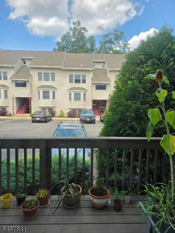 45 Royal Ave 28, Hawthorne Boro, NJ 07506 — photo 2