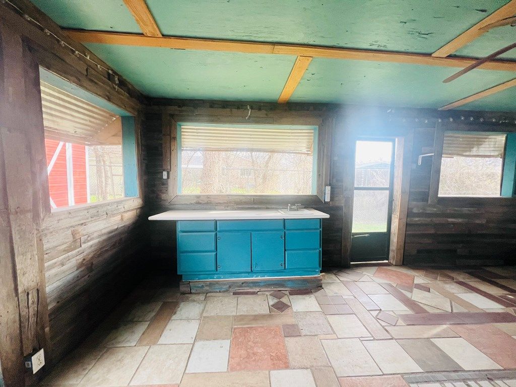 Image 12 of property listing at 2010 Conchita St, San Angelo, TX 76901