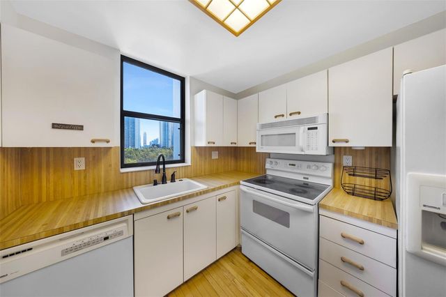 18181 NE 31st Court 804, Aventura, FL 33160
