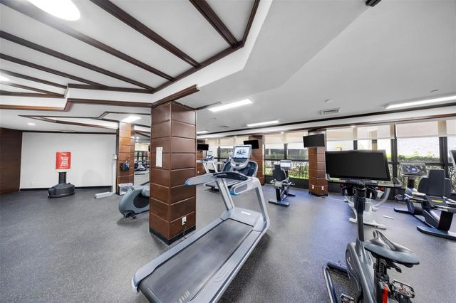 18181 NE 31st Court 804, Aventura, FL 33160